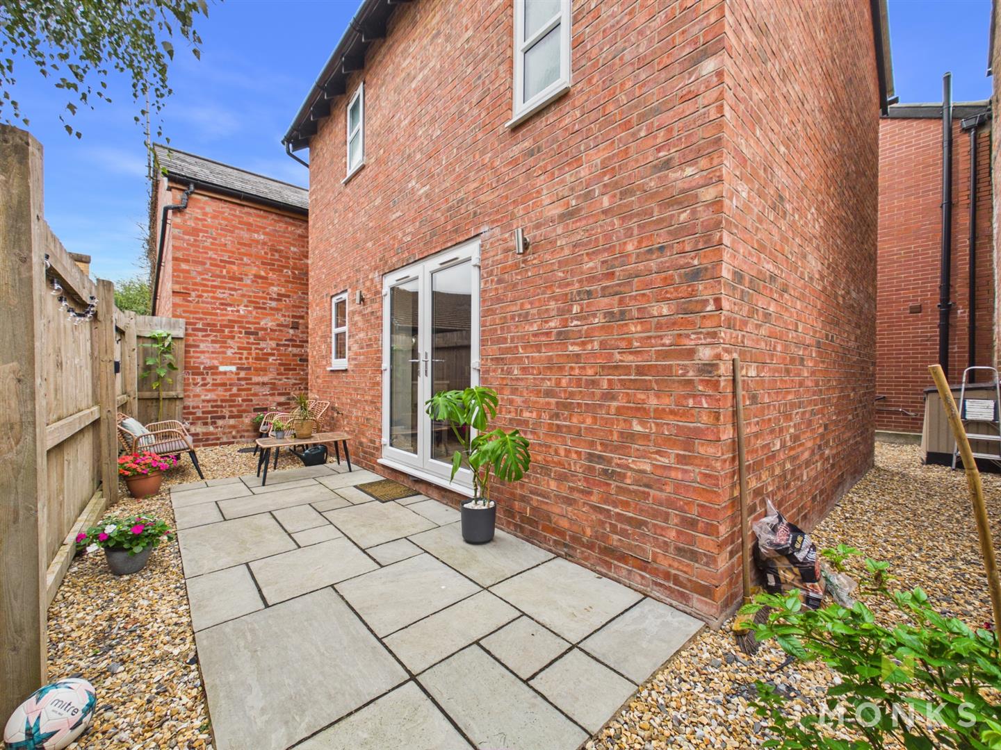 3 The Mews Oak Street, Oswestry, SY11 1LJ For Sale